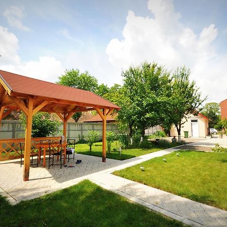 Apartments Svetlica Backi Petrovac Εξωτερικό φωτογραφία
